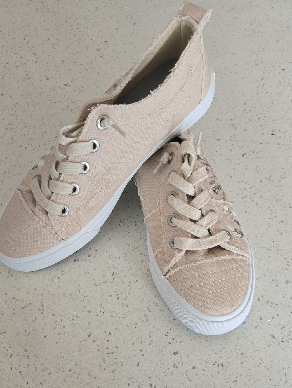 Women’s Casual Beige Canvas Lace-Up Sneakers